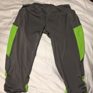 Women’s Hylete Capri Large
